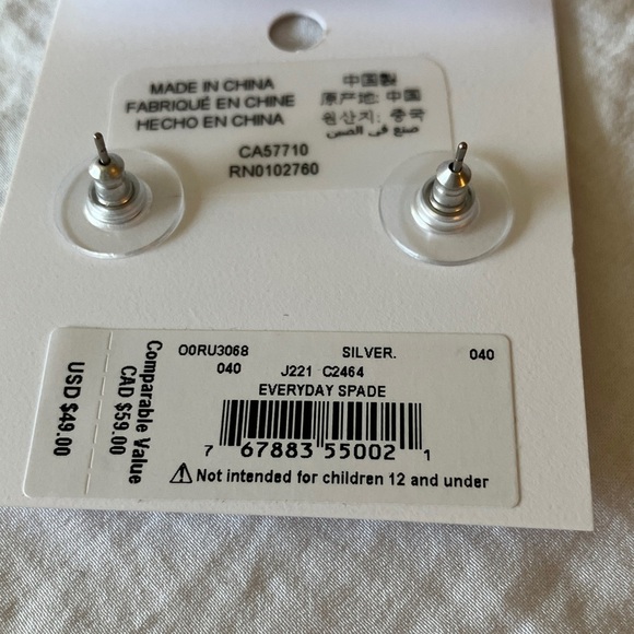 Kate Spade: NWT Metallic Silver Tone Spade Stud Earrings - Picture 2 of 9